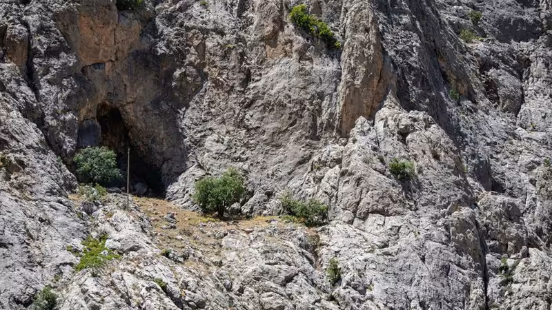 Ağrı Doğubayazıt'da Asırlık Kitapçılar, Sahaflar ve Antika Pazarları