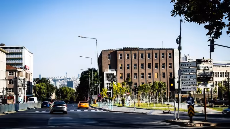 Ankara Yenimahalle Sehir Merkezi Bayan