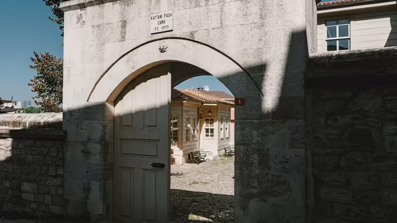 Aydın Köşk Uzun Sacli Escort Bayanlar