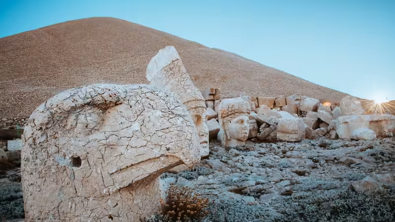Erzincan Üzümlü'da En İyi Seyir Terasları ve Panoramik Manzaralı Tepeler
