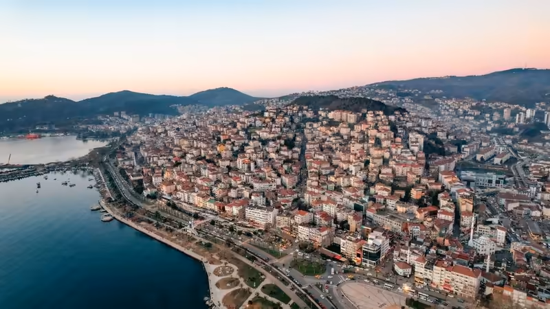 Gümüşhane Kelkit'da Uygun Fiyatlı Giyim ve Eşya Alışveriş Yerleri (Outlet)