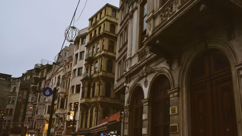 İstanbul Beyoğlu Otellere Gelen Escort Bayanlar
