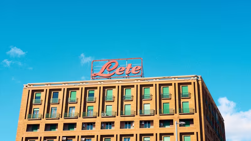İzmir Aliağa Sehir Merkezi Bayan