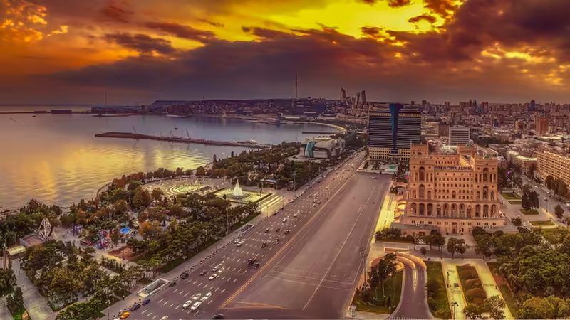 İzmir Foça Universiteli Bayan