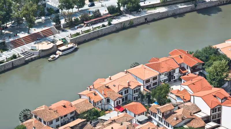 İzmir Karabağlar Yabanci Bayan