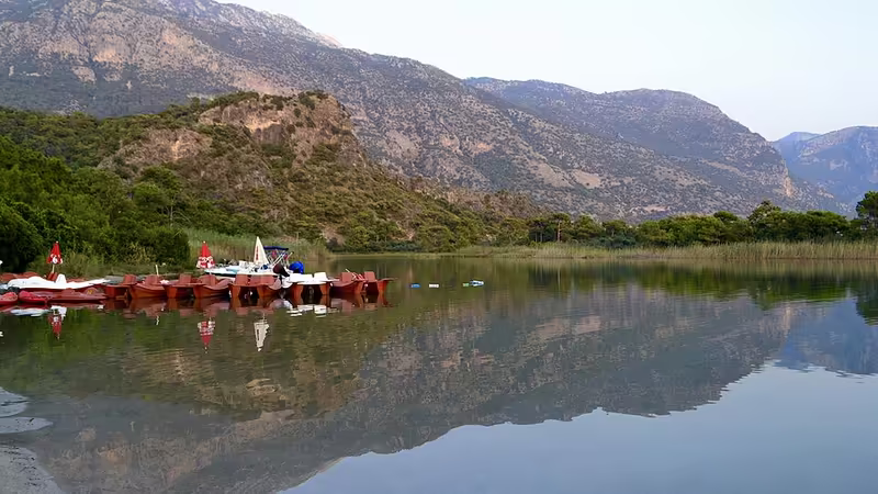 Karabağlar'da Gece Fotoğrafçılığı İçin En Estetik Caddeler ve Yapılar - İzmir