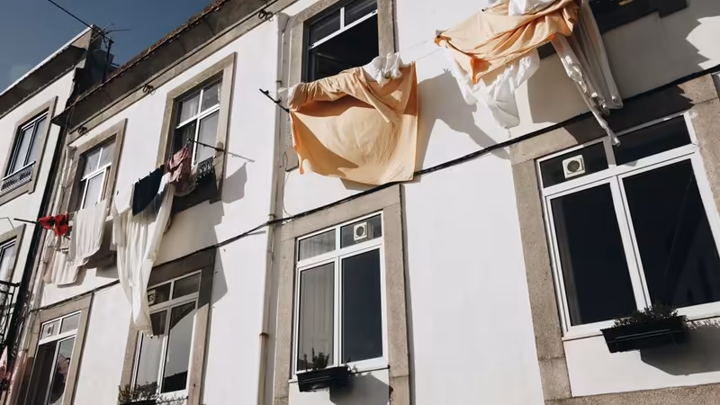 Kibris Yeni Bayan