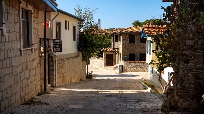 Osmaniye Kadirli Merkez Lokasyonlu Escort