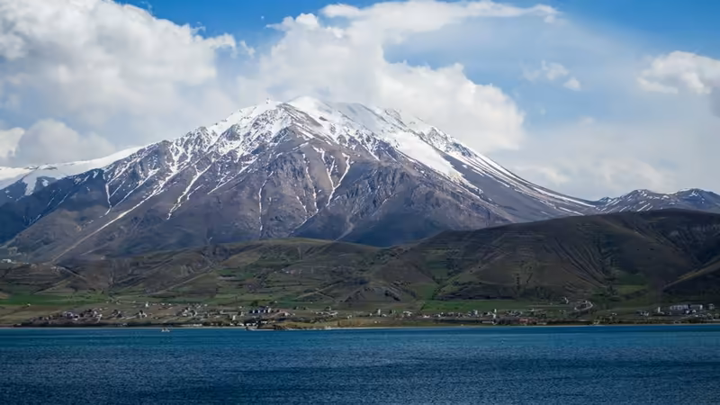 Van Tuşba Bayan Bul