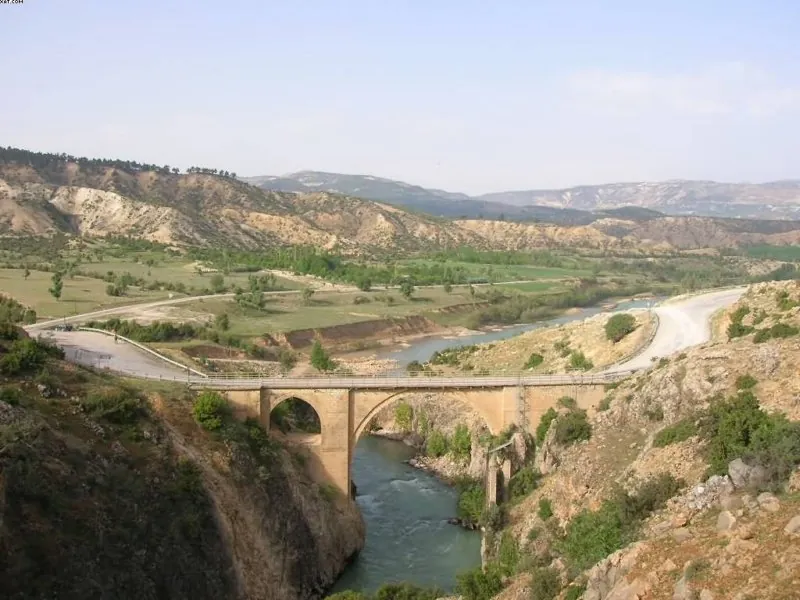 Karaman Rehberi - Ekonomi, Gezilecek Yerler, Sosyal Yasam