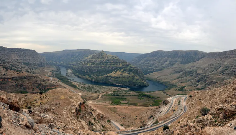 Güçlükonak Bolge Rehberi